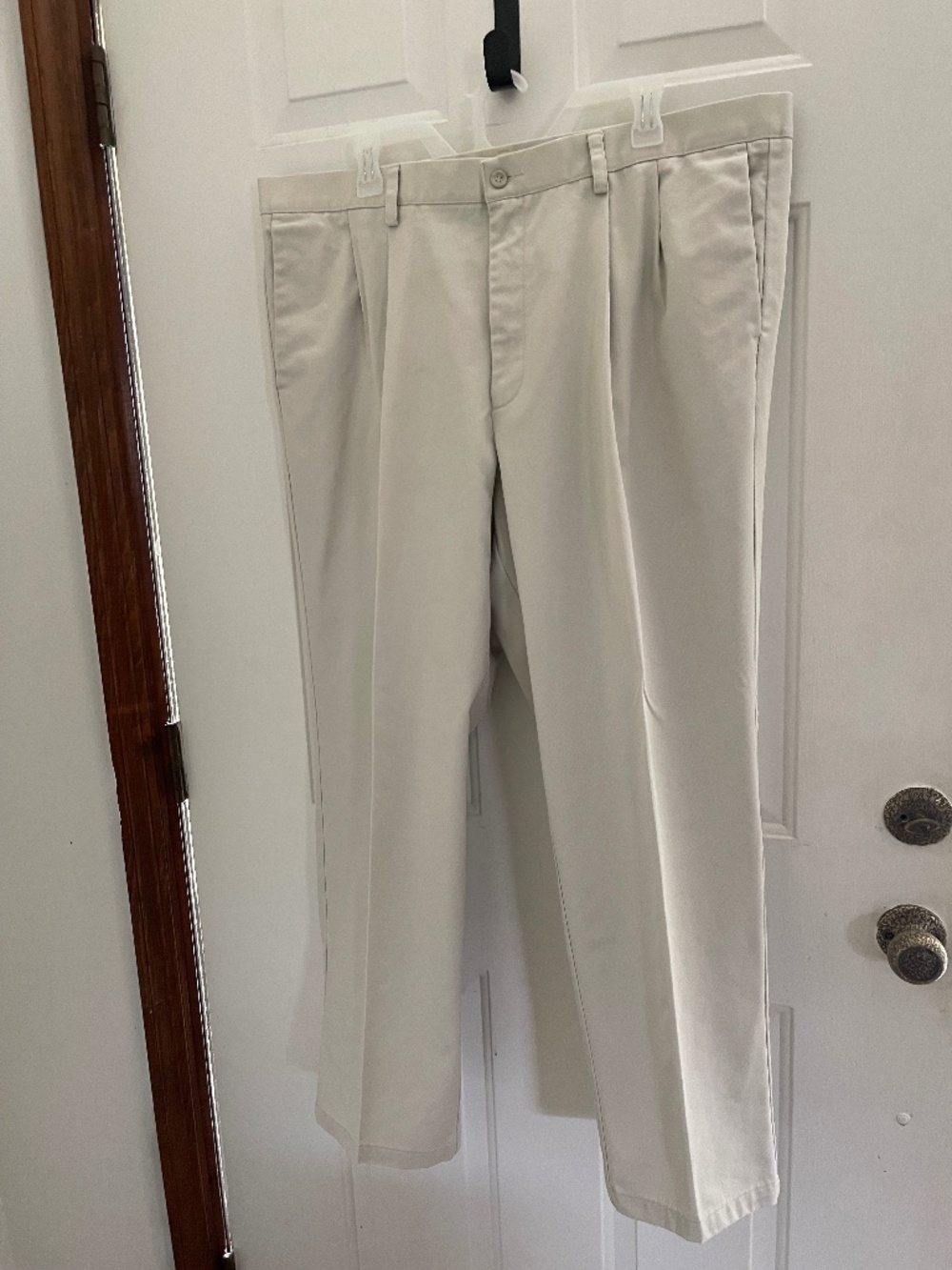Dockers Mens Khaki Chino Pants 42x30 Pleated - Picture 2 of 15